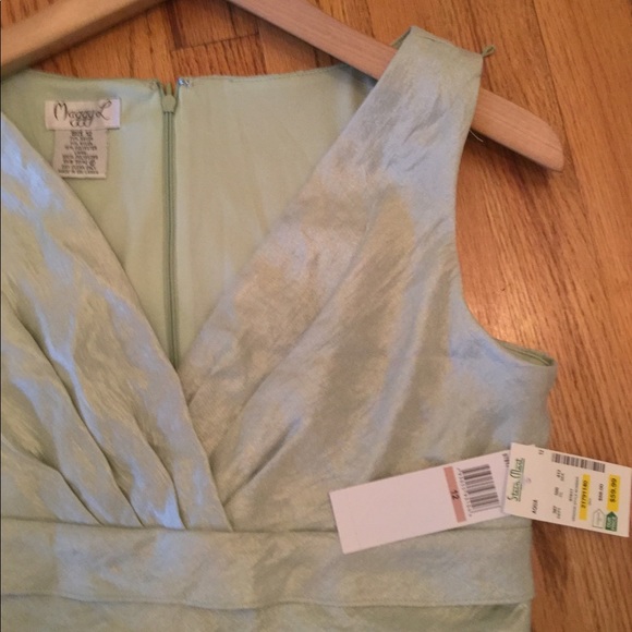 Dress - Picture 3 of 5